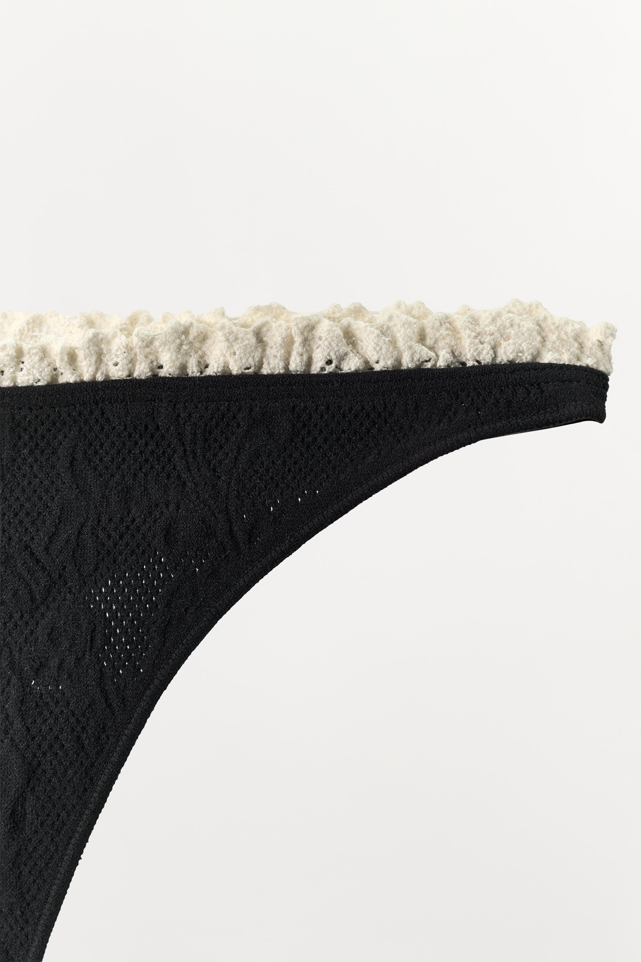 SEAMLESS LACE THONG